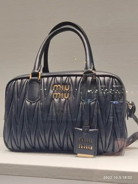 Женская кожаная сумка Michael Kors Jet Set