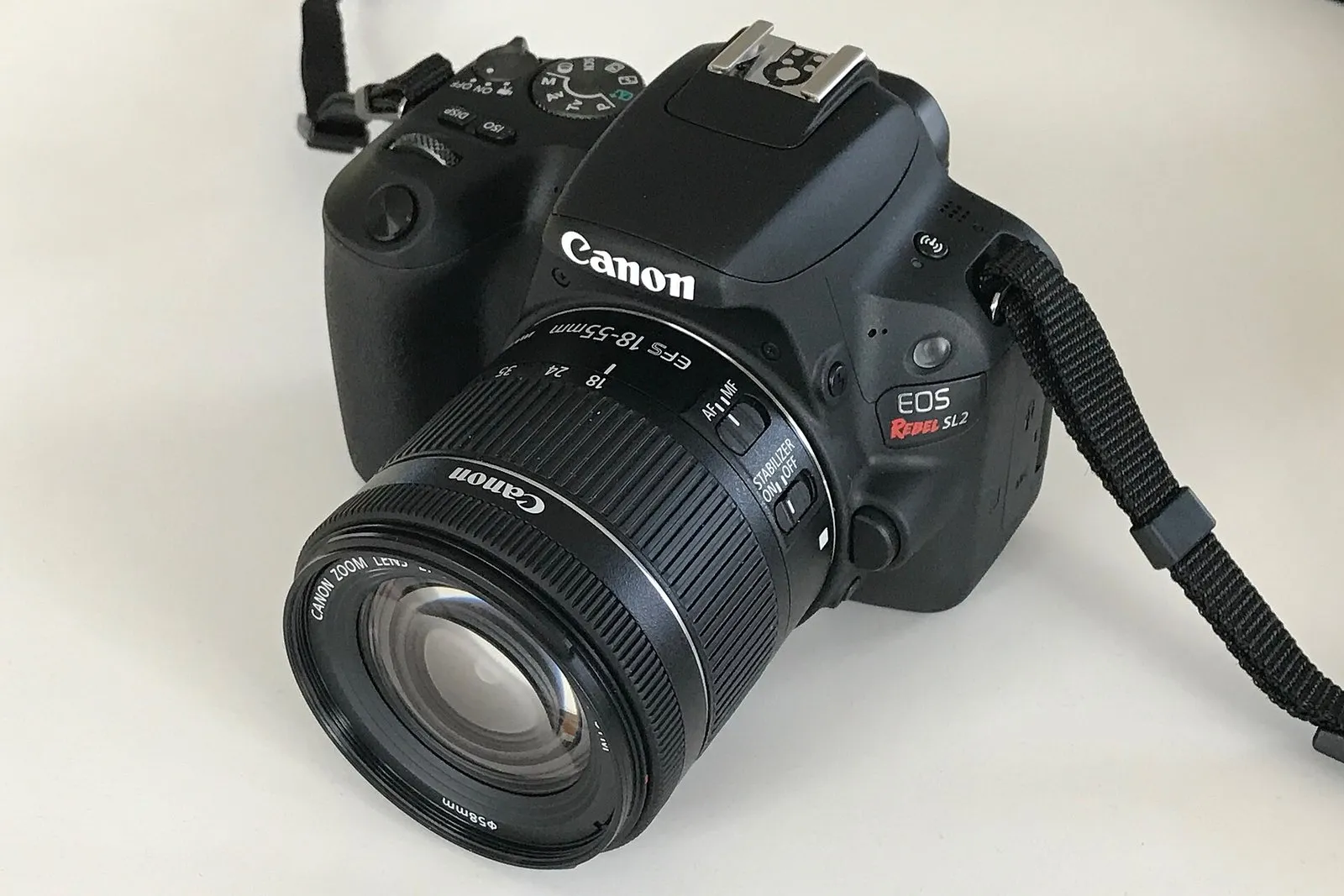 Canon EOS 250D kit 18-55 мм, пробег 9 тыс. — Фото 3 из 4