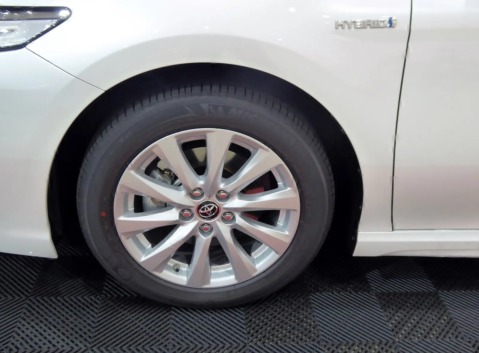 Оригинальные литые диски Toyota Camry XV70 R18 5x114.3 — 4 фотоның 3-сі