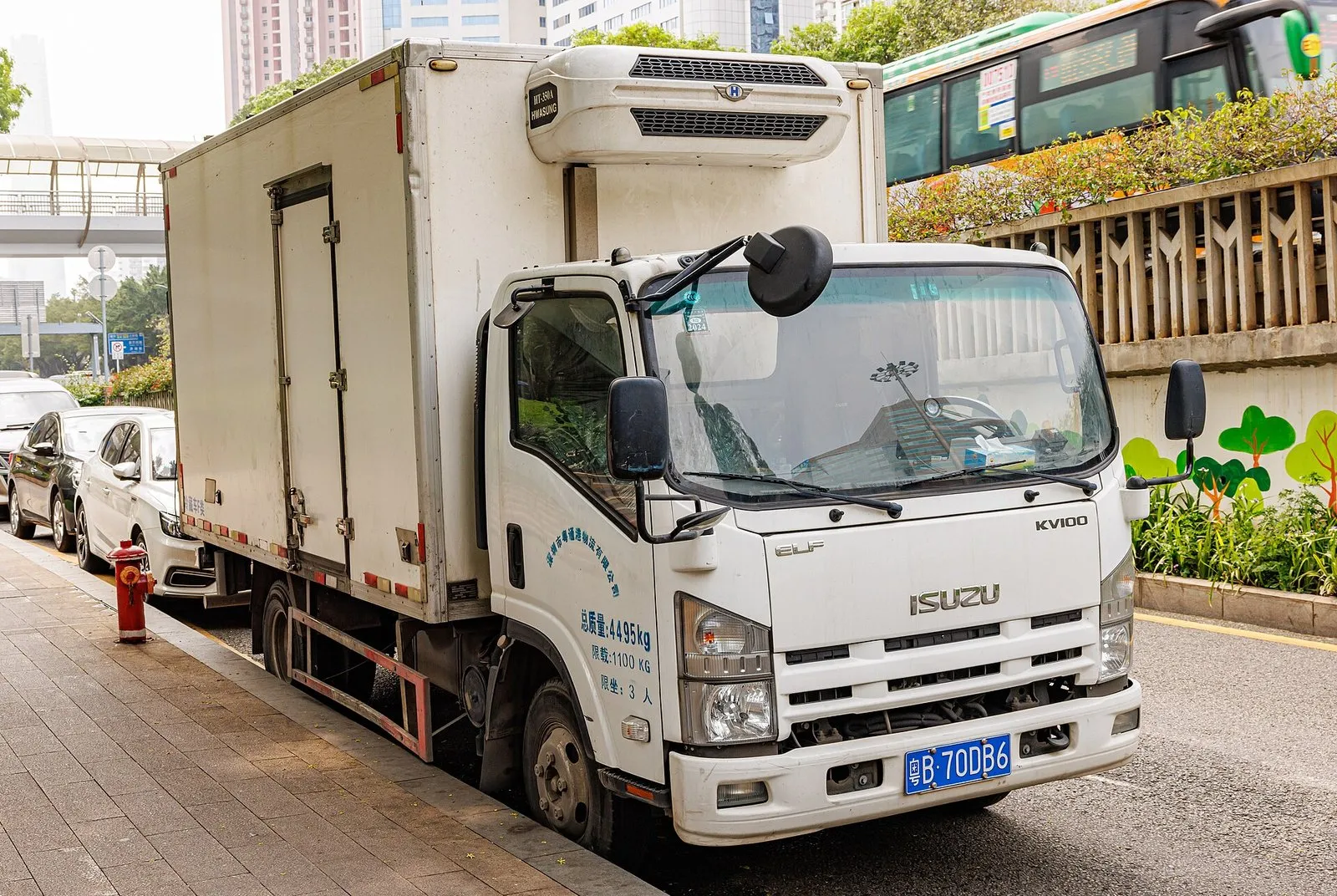 Isuzu NQR 90 рефрижератор 2020 г., 5 т — Фото 3 из 4