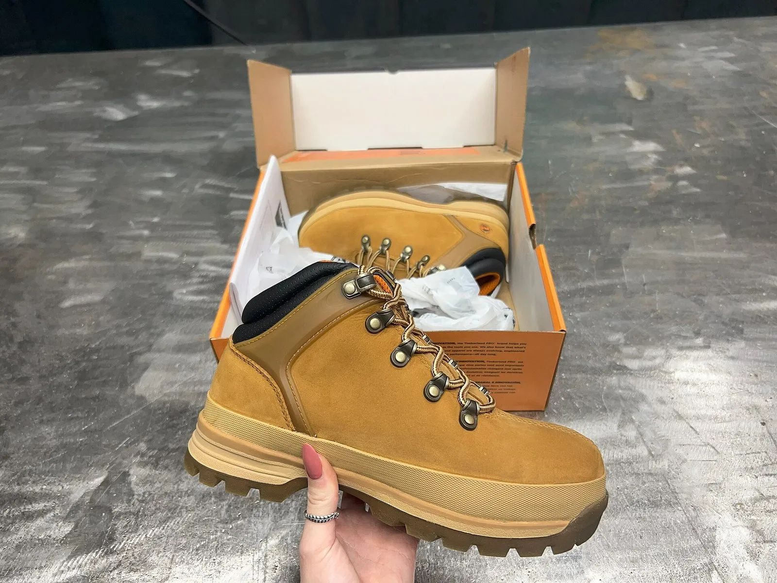 Ботинки Timberland 6 Inch Premium, нубук, 44 — Фото 2 из 4