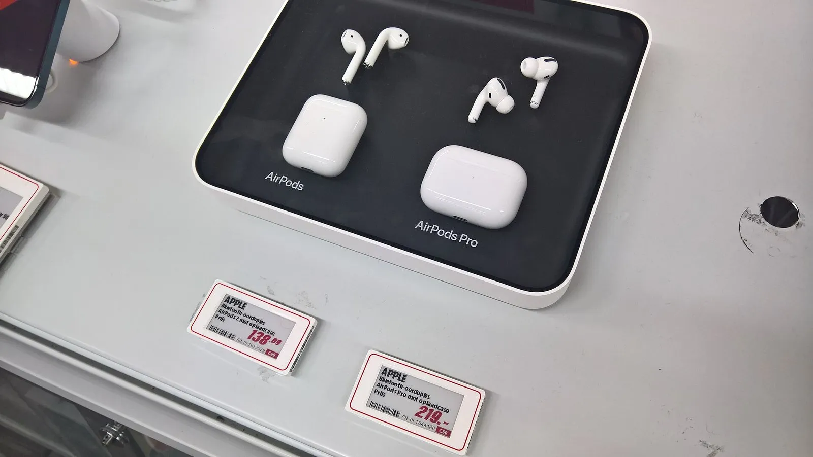 AirPods Pro 2 USB-C, оригинал, с чеком — Фото 4 из 4