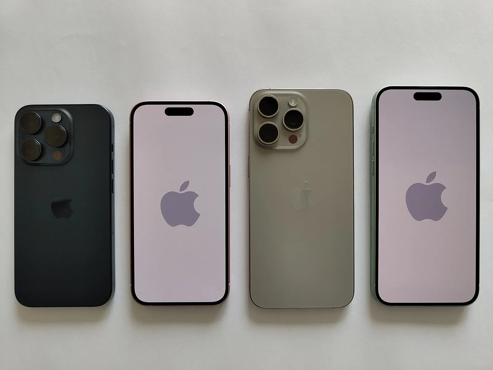 iPhone 15 Pro 256 ГБ, Natural Titanium, АКБ 91% — Фото 3 из 5