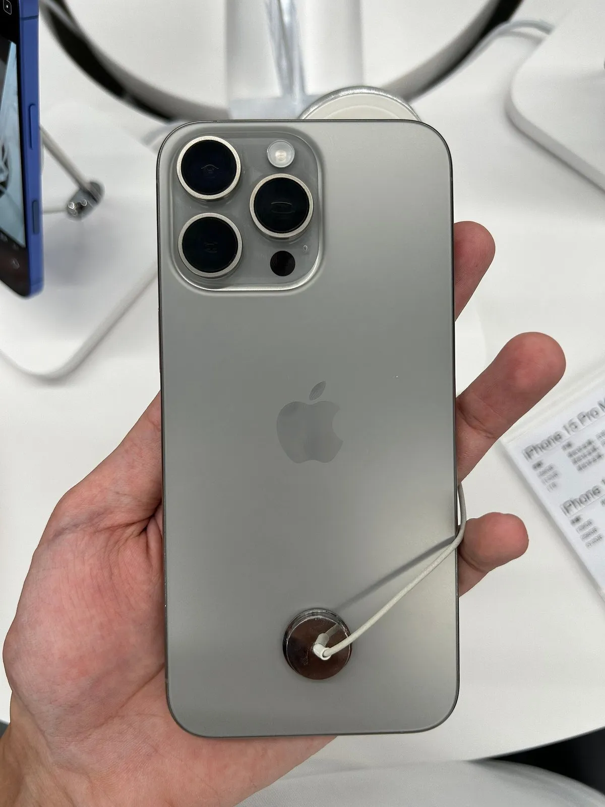 iPhone 15 Pro 256 ГБ, Natural Titanium, АКБ 91% — Фото 2 из 5