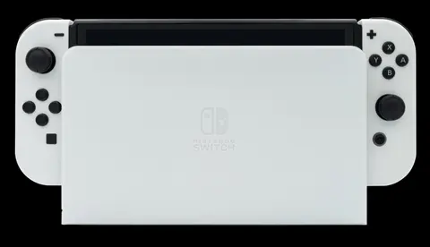 Nintendo Switch OLED, белая, чехол и 3 игры