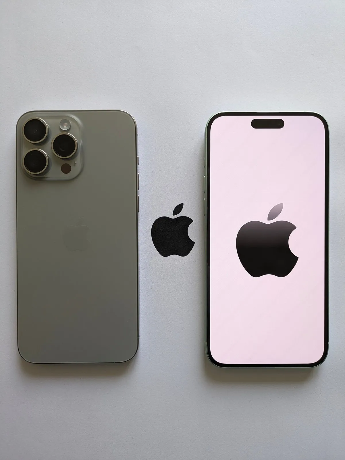 Чехол Apple Silicone Case MagSafe для iPhone 15 Pro — 3 фотоның 3-сі