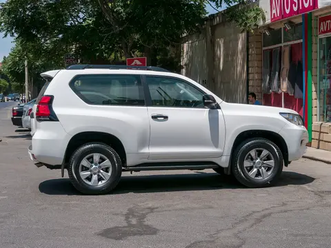 Toyota Land Cruiser Prado 2017 г., 4.0 л, автомат