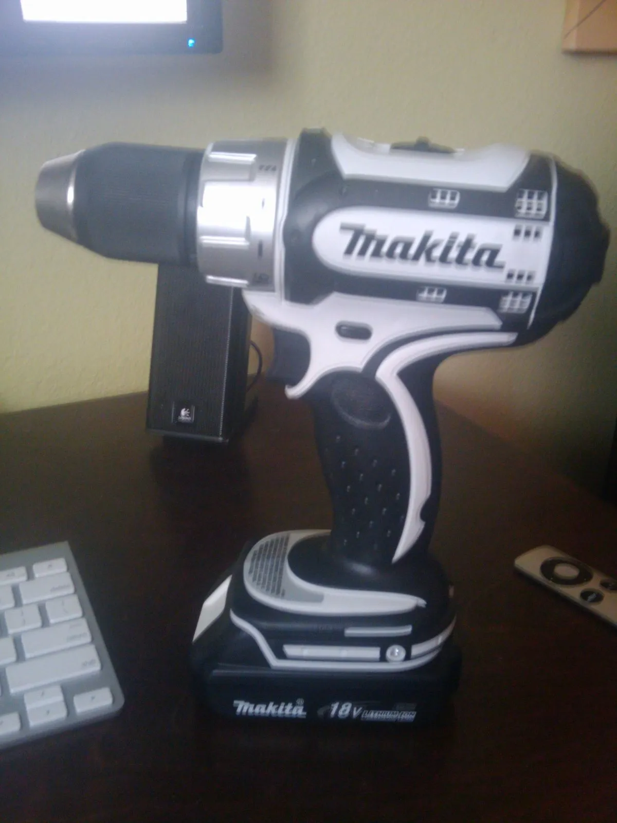 Шуруповёрт Makita DDF485 18V, два аккумулятора — Фото 2 из 4