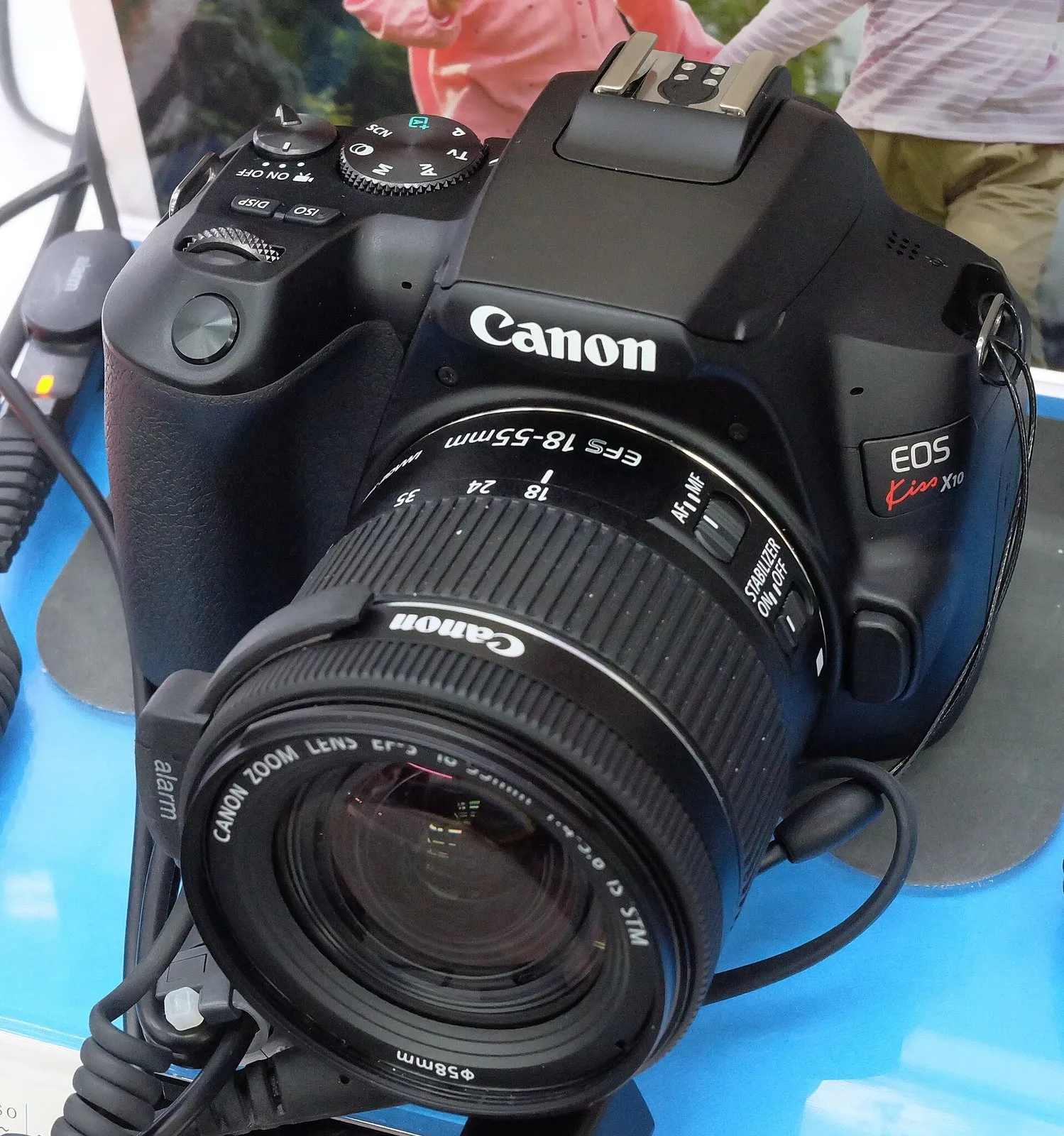 Canon EOS 250D kit 18-55 мм, пробег 9 тыс. — Фото 2 из 4
