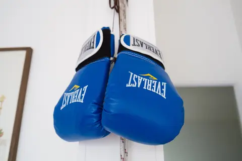Боксёрские перчатки Everlast 12 oz, новые