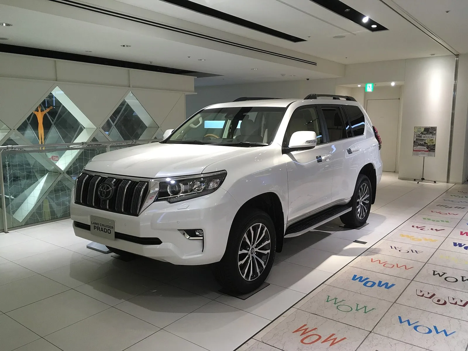 Toyota Land Cruiser Prado 2017 г., 4.0 л, автомат — 6 фотоның 4-сі