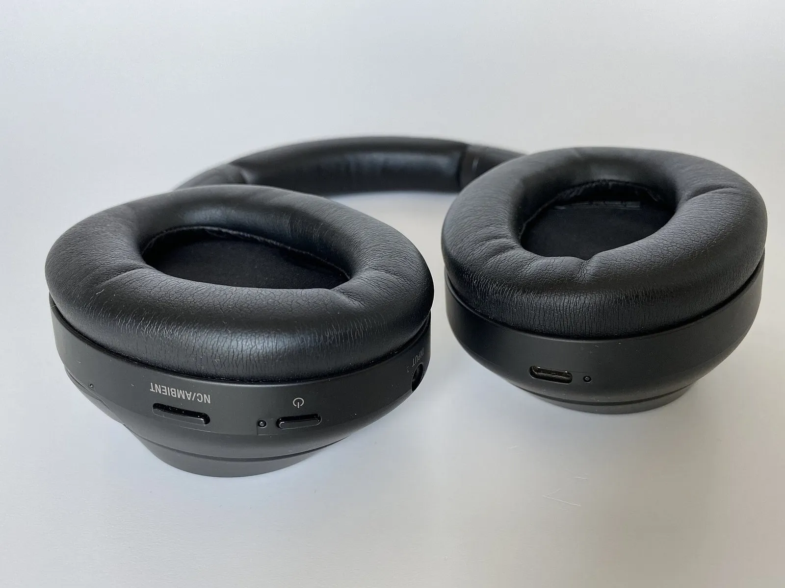 Наушники Sony WH-1000XM5, чёрные, шумоподавление — Фото 3 из 4