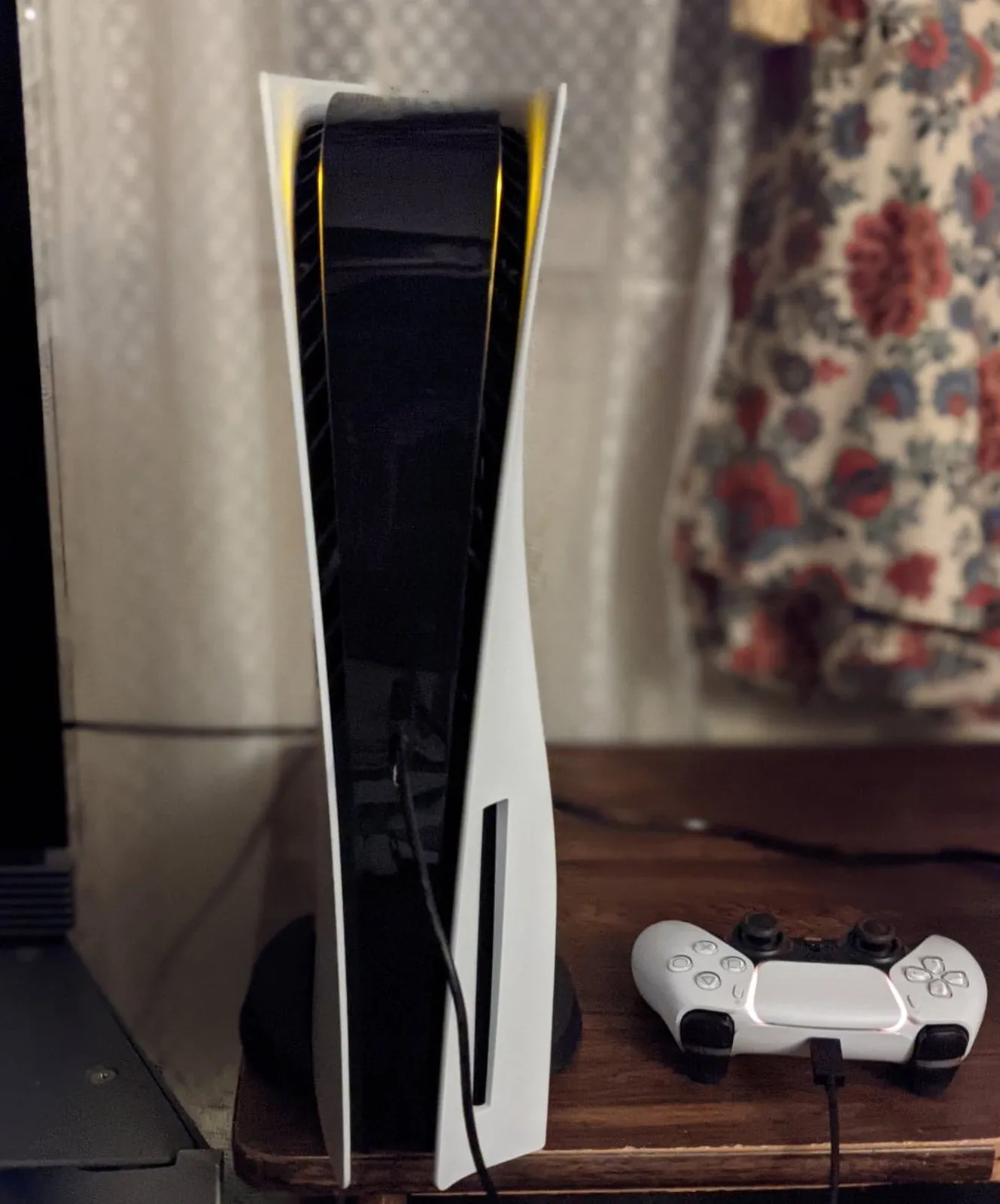 PlayStation 5 Slim с дисководом, 1 ТБ, 2 геймпада