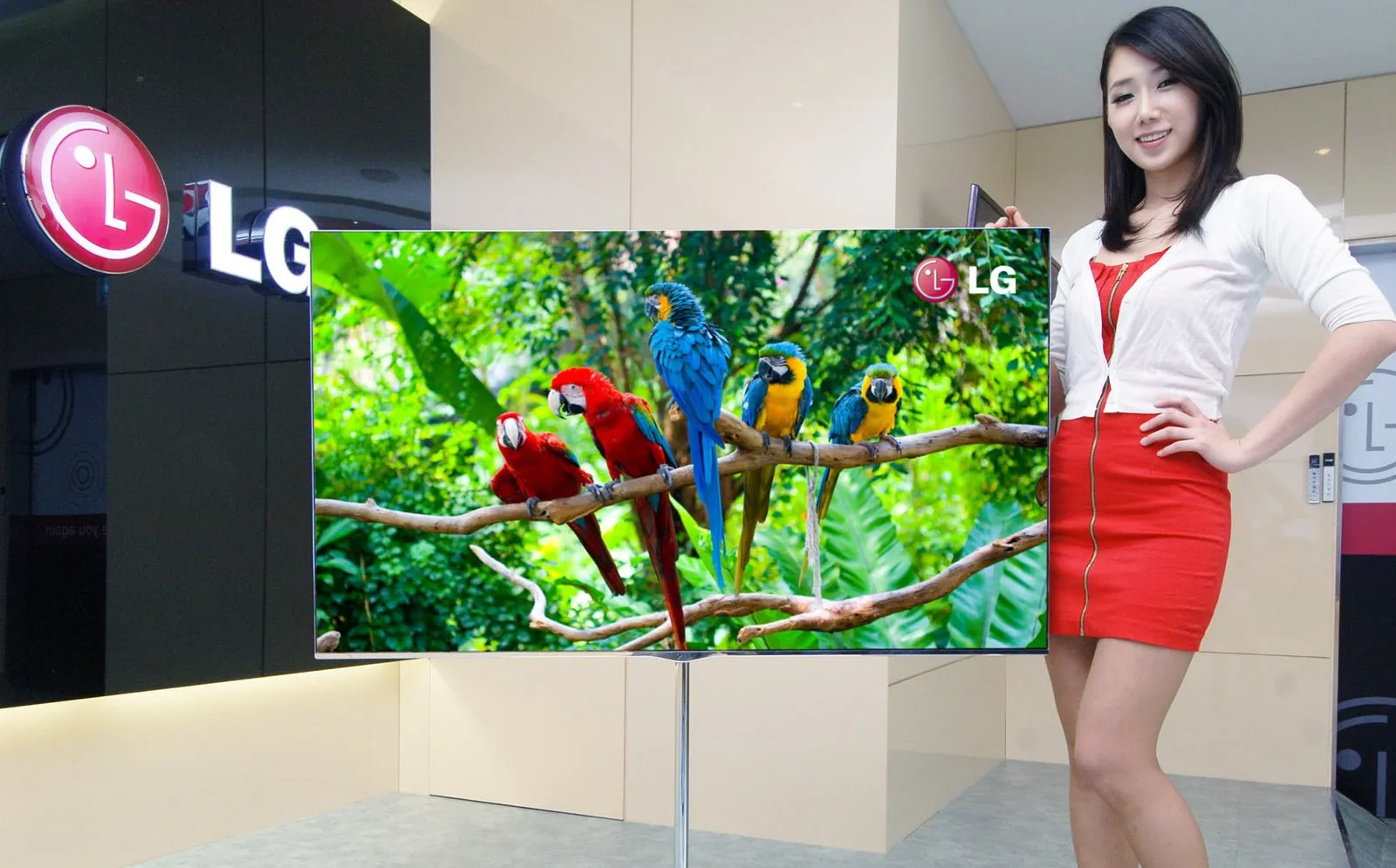 LG OLED 65″ C3, 4K 120 Гц, идеальное состояние — Фото 2 из 4