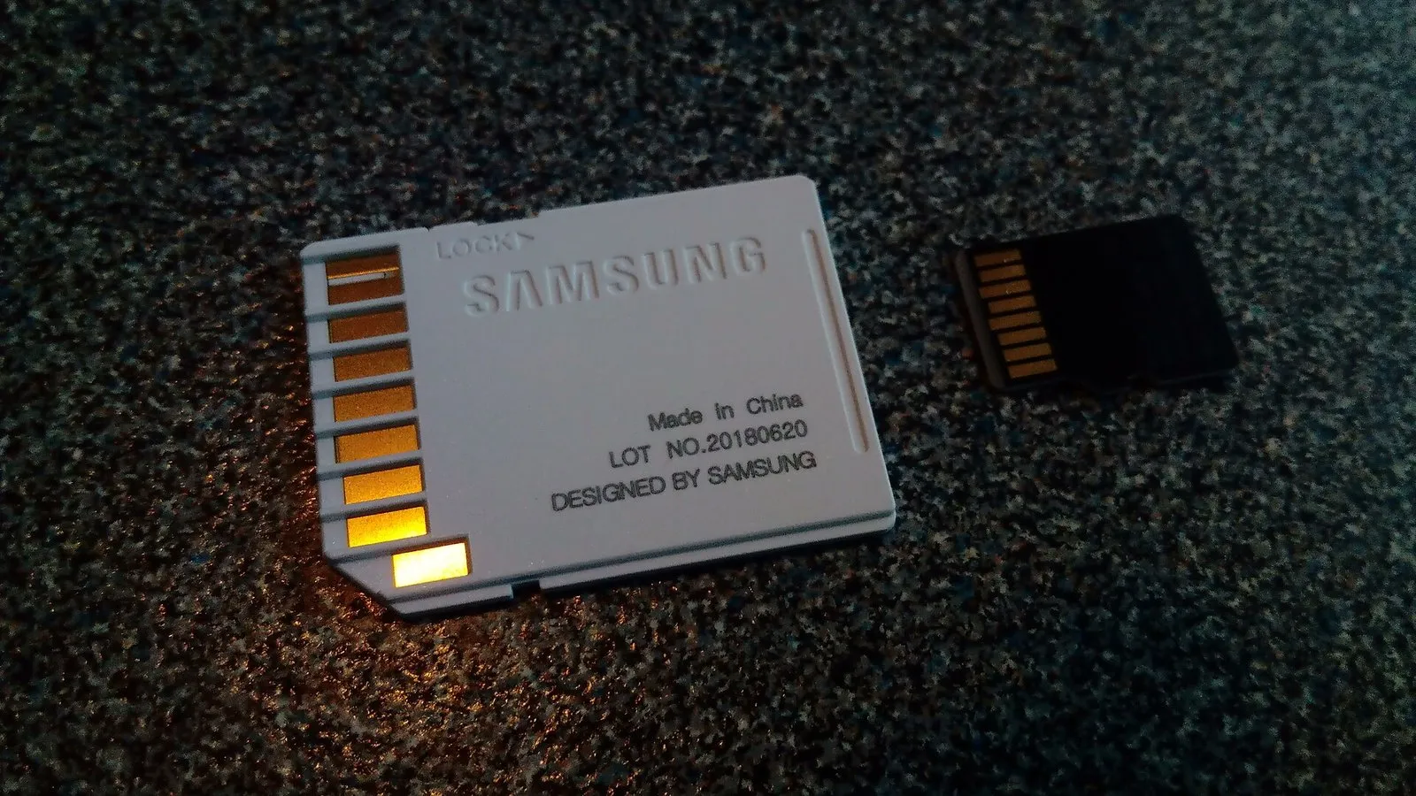 Карта памяти Samsung EVO Plus microSD 256 ГБ — 3 фотоның 2-сі
