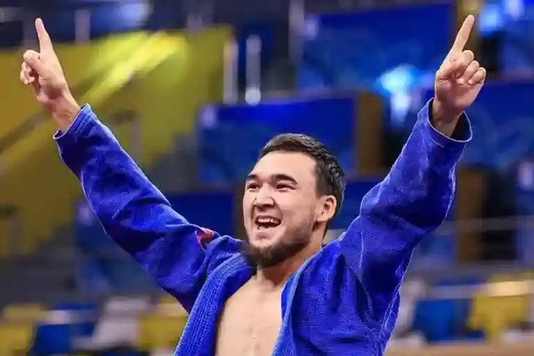 Казахстанский чемпион мира временно