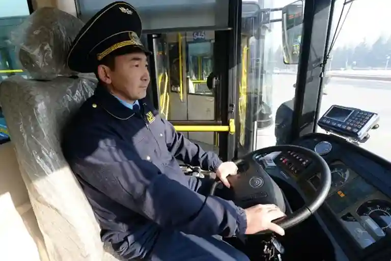 Водитель автобуса Казахстана