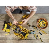 Конструктор Lego Бульдозер Cat D11 на пульте управления Technic (42131) - фото 9