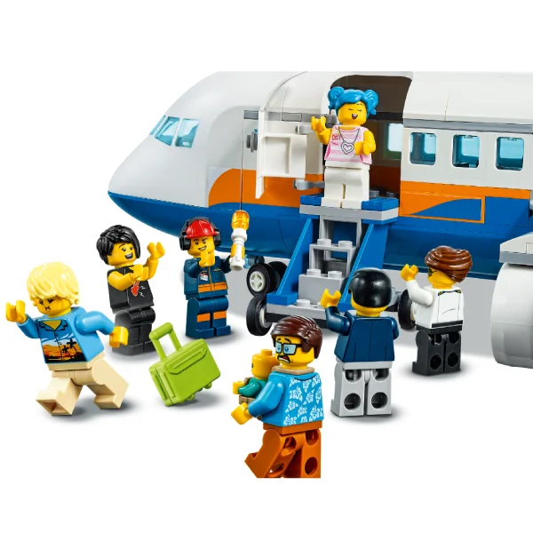 Конструктор Lego Пассажирский самолёт City 60262 - фото 8