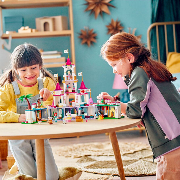 Конструктор LEGO Disney Princess Замок невероятных приключений (43205) / 698 деталей