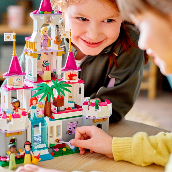 Конструктор LEGO Disney Princess Замок невероятных приключений (43205) / 698 деталей