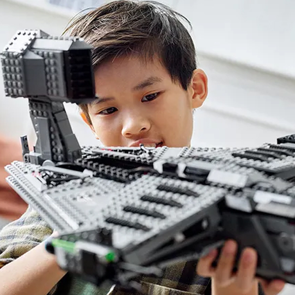Конструктор LEGO Star Wars TM The Justifier (75323) / 1021 деталь
