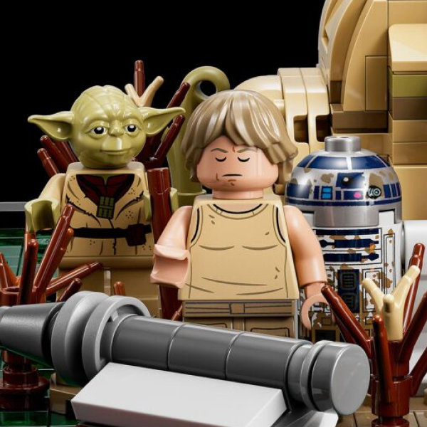 Конструктор LEGO Star Wars™ Диорама тренировки Джедая на Дагобе (75330) / 1000 деталей