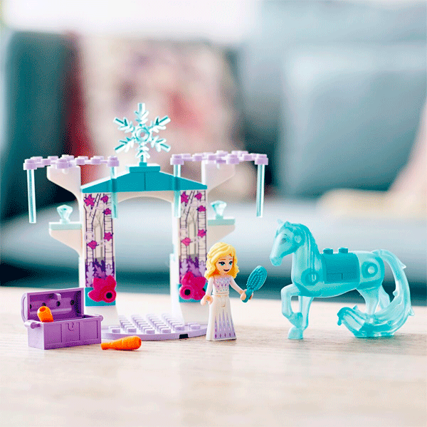 Конструктор LEGO Принцессы Дисней Ледяная конюшня Эльзы и Нокка (43209) / 53 детали