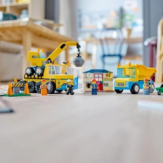 Конструктор LEGO City Строительный грузовик и шаровидный кран-таран (60391) / 235 деталей