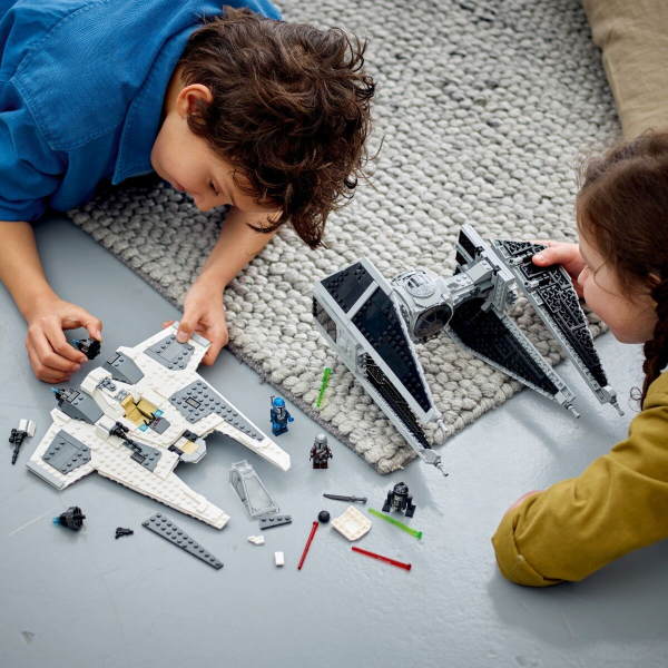 Конструктор LEGO Star Wars Мандалорский истребитель против перехватчика TIE (75348) / 957 деталей - фото 4