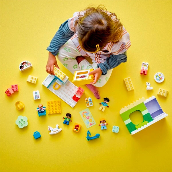 Конструктор LEGO Duplo Жизнь в детском саду 10992 / 67 деталей - фото 12
