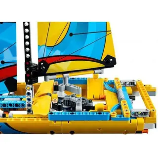 Конструктор Lego Technic Гоночная яхта 42074