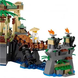Конструктор Lego Ninjago Битва Гармадона и Мастера Ву 70608