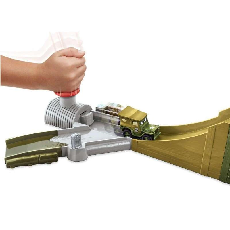 Мини игровой набор Cars 3 DJD90 "Трюкач Сардж" - фото 6