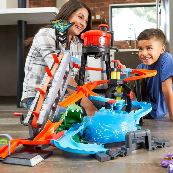 Игровой набор Hot Wheels FTB67 HW "Бешеная автомойка" - фото 11