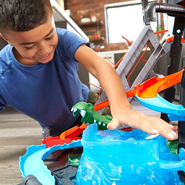 Игровой набор Hot Wheels FTB67 HW "Бешеная автомойка" - фото 7