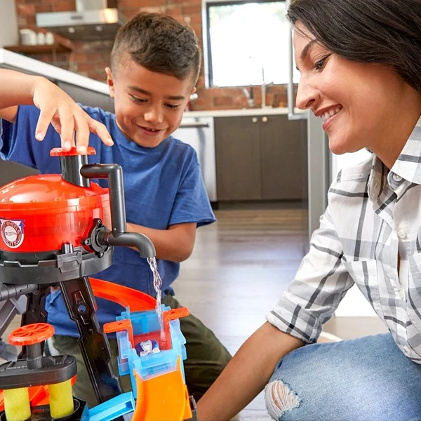 Игровой набор Hot Wheels FTB67 HW "Бешеная автомойка" - фото 9