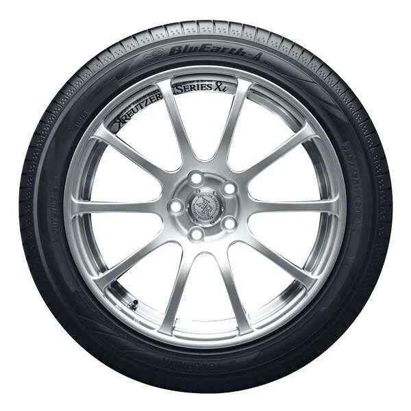 Летняя шина Yokohama Bluearth AE50 245/45 R17 99W - фото 2