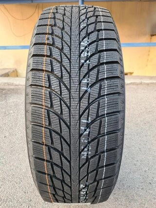 Kumho Winter craft WI51 195/60 R16 93 T без шипов 