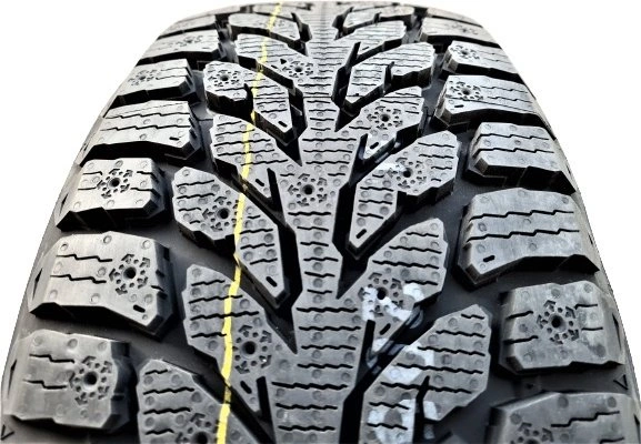 Kumho WInterCraft WI32 235/45 R18 98T шипуемая  - фото 2