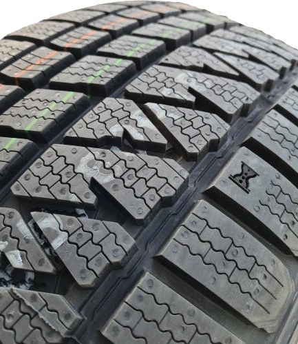 Kumho WinterCraft WS71 SUV 255/70 R15 108T без шипов  - фото 2