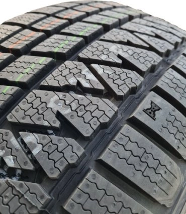 Kumho WinterCraft WS71 SUV 295/40 R20 110V без шипов  - фото 3