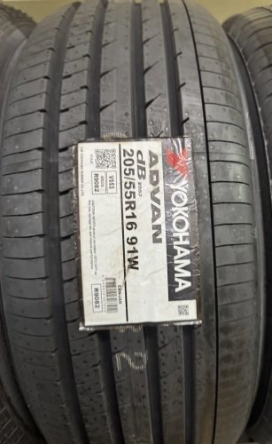 Yokohama Advan db V553 205/55 R16 91 W 
