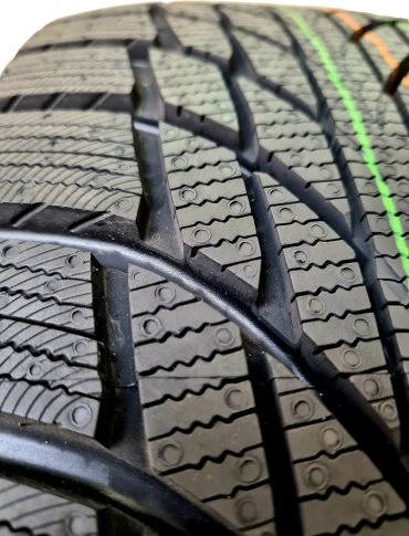 Kumho Wi51 215/60 R16 99 T без шипов  - фото 6