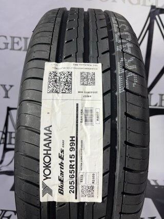 Yokohama Bluearth ES32 205/65 R15 99 H без шипов 
