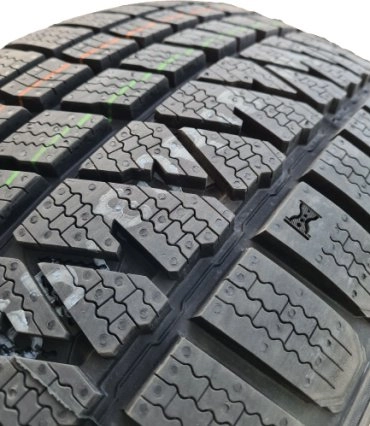 Kumho WS71 ZEEKR001 265/40 R22 106 V без шипов  - фото 3