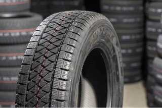 Шина Bridgestone 215/75 R16C W995 113-111R зимняя 