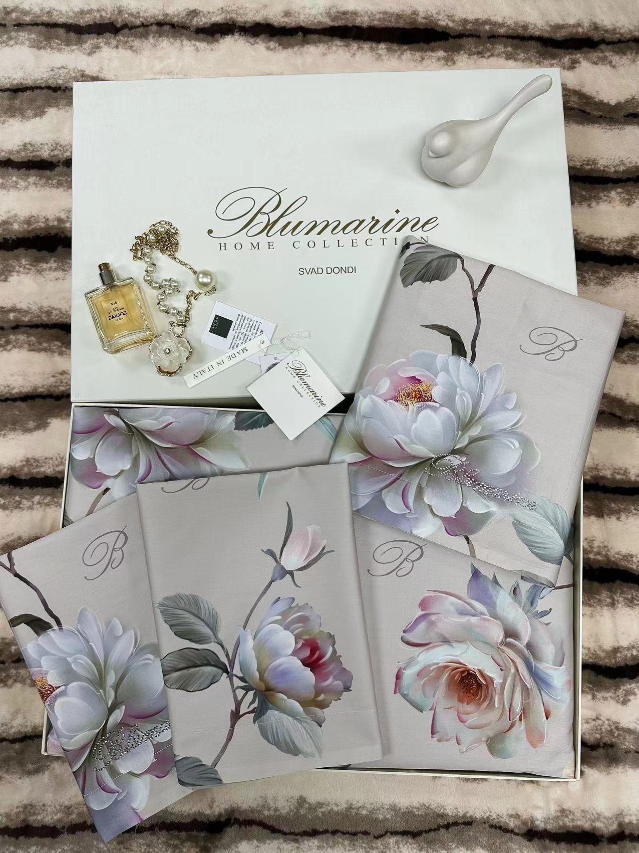 Комплект постельного белья Apollo Bedding Sweet Home Textile Beddings Flowers 2 СП бежевый  Комплект постельного белья Apollo Bedding Sweet Home Textile Beddings Flowers 2 СП бежевый