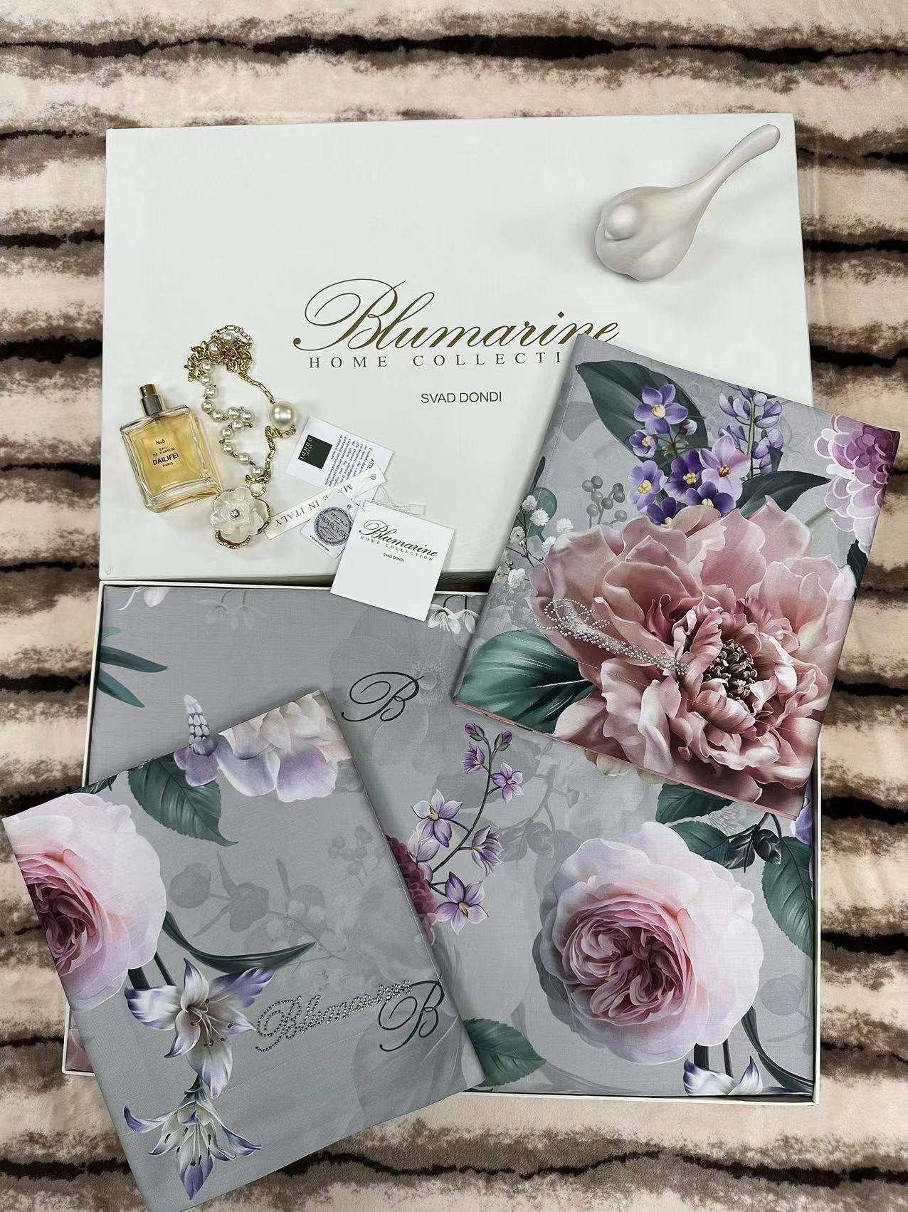 Комплект постельного белья Apollo Bedding Sweet Home Textile Flowers семейный  Комплект постельного белья Apollo Bedding Sweet Home Textile Flowers семейный