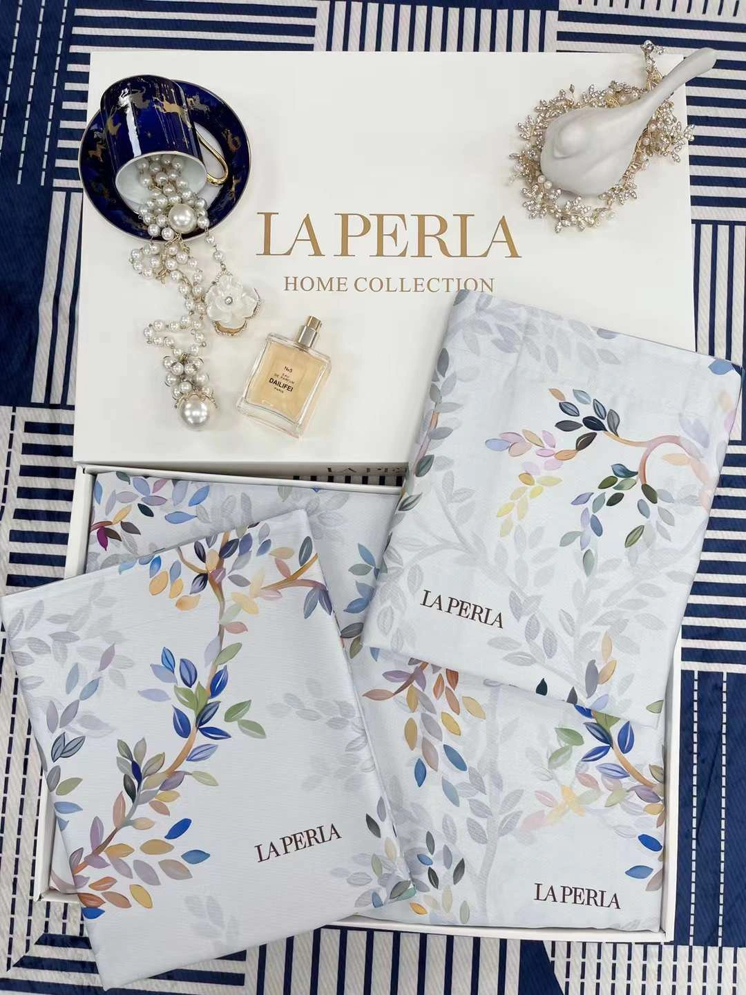 Комплект постельного белья Apollo Bedding Sweet Home Textile 2 СП Bedding flowers 